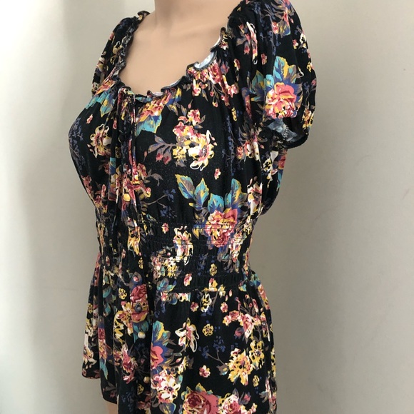 American Rag peasant flower 🌺 blouse - Picture 2 of 4